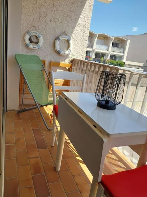 Au Calme A 2Min Mer Parking Balcon Wifi Clim! سيكس-فور-لو-بلاج المظهر الخارجي الصورة